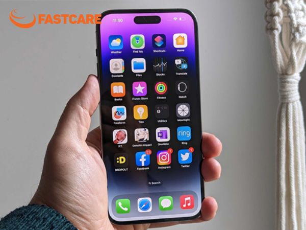 Có nên thay pin iPhone 15 không