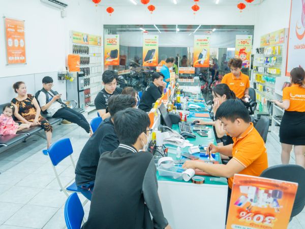 Lưu ý gì để thay pin iPhone SE 2022 an toàn và hiệu quả Lưu ý gì để thay pin iPhone SE 2022 an toàn và hiệu quả
