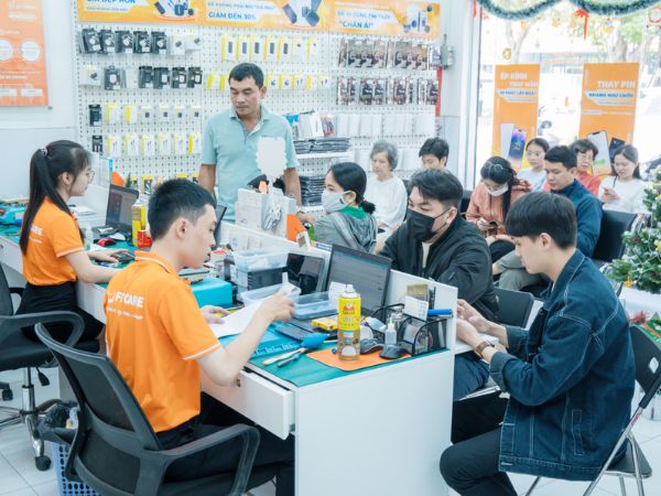 Địa chỉ thay pin Samsung S25 Plus chính hãng, uy tín nhất hiện nay