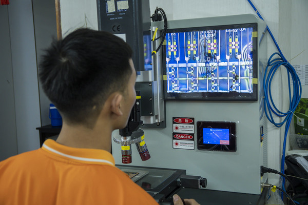sua-soc-man-hinh-dien-thoai-fastcare-4.jpg