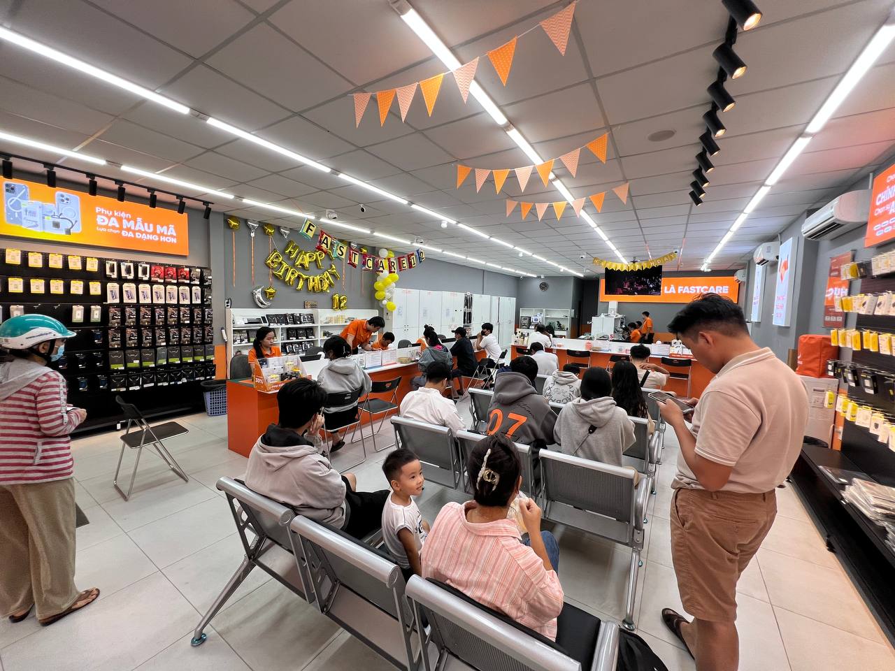 thay pin iphone 17 pro max tại FASTCARE