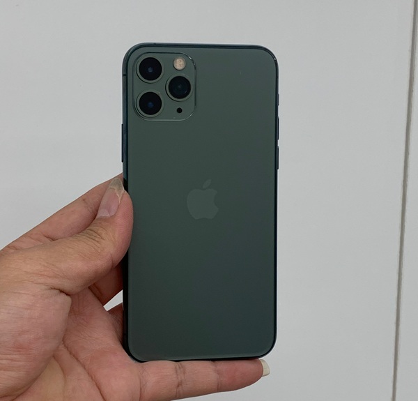 Thay vỏ iPhone 11 Pro tại trung tâm FASTCARE
