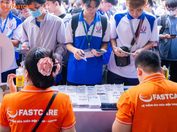 school-tour-fastcare-1.jpg