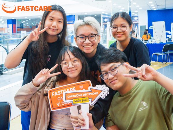 schooltour-fastcare-dai-hoc-greenwich-2.jpg