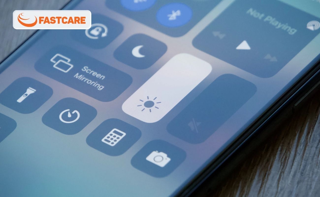 Độ sáng màn hình bật ở mức cao nhất