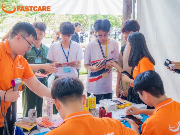 schooltour-fastcare-dai-hoc-ton-duc-thang-2.jpg