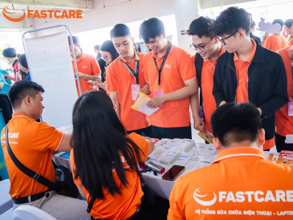 schooltour-fastcare-dai-hoc-ton-fpt-2111-1.jpg