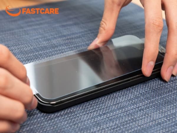 iPhone bị nứt mặt kính
