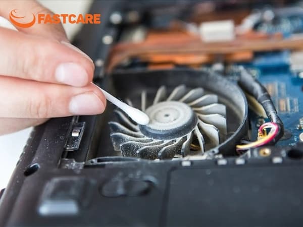 laptop mở không lên