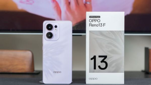 thay-man-hinh-oppo-reno-13-f-1-fastcare.jpg