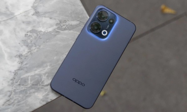 thay-man-hinh-oppo-reno-13-fastcare-2.jpg