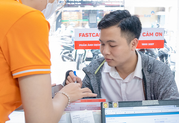 Thay vỏ Xiaomi 15 Ultra tại FASTCARE Địa chỉ thay vỏ Xiaomi 15 Ultra uy tín tại TP.HCM và Hà Nội