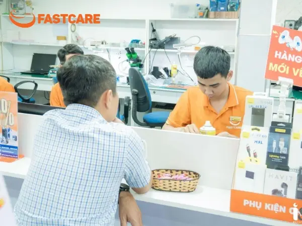 MacBook bị móp
