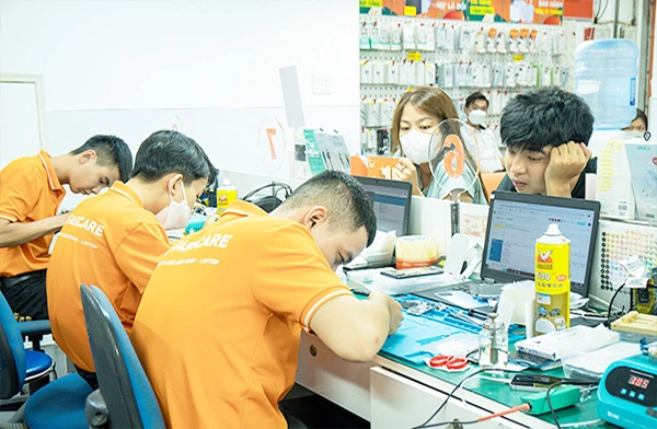 fastcare-thay-pin-iphone-12-chinh-hang-apple-5-2.webp