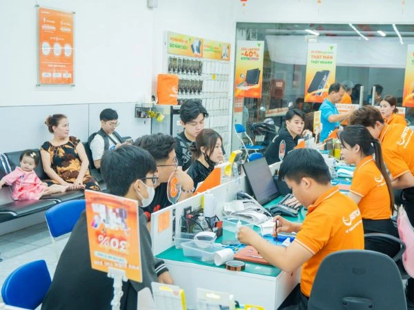 fastcare-thay-pin-iphone-14-pro-max-chinh-hang-2.webp