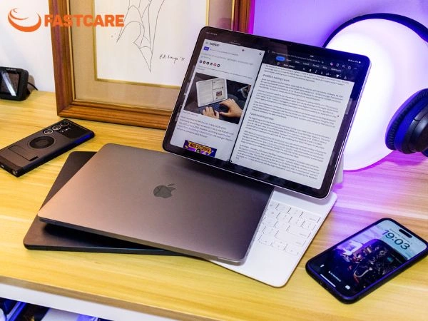 nen-mua-laptop-hay-ipad-fastcare-4.webp