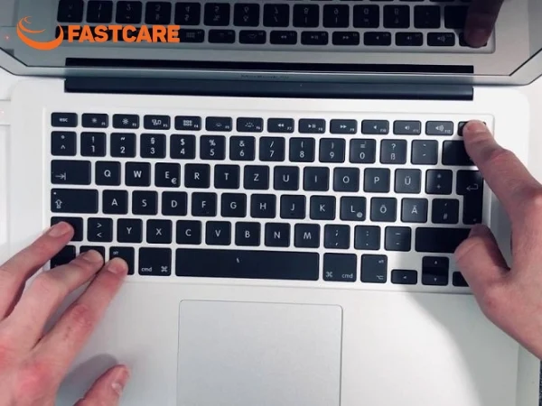 màn hình macbook bị nhiễu