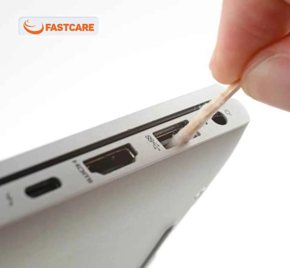 Vệ sinh cổng sạc Macbook