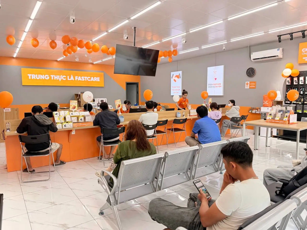 cua-hang-sua-chua-dien-thoai-fastcare-uy-tin-06.webp