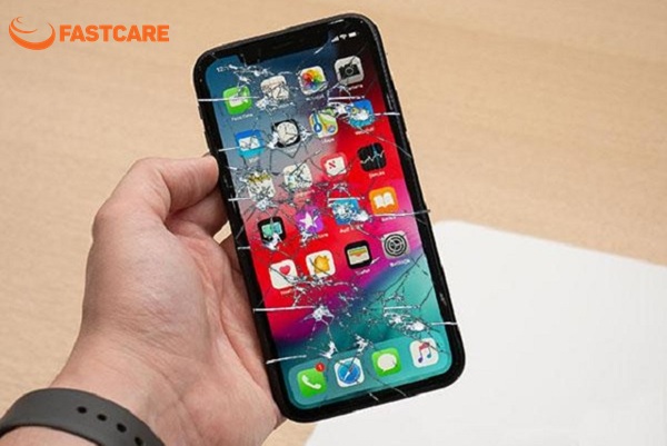iPhone XR bị vỡ mặt kính