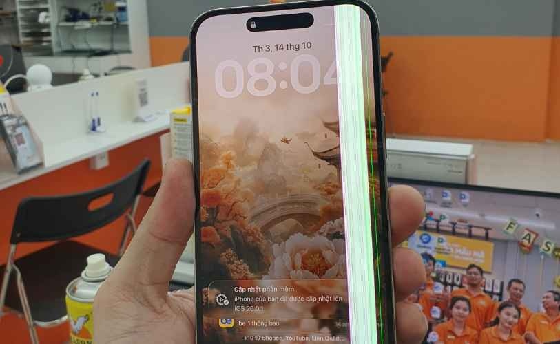 Màn hình iPhone bị sọc xanh