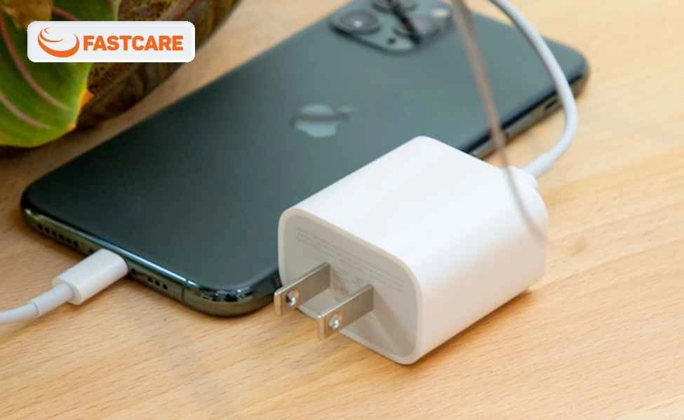 Sử dụng bộ sạc chính hãng của Apple