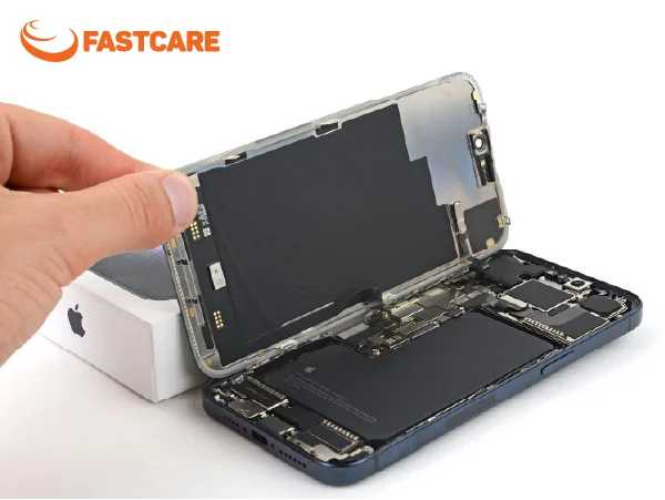 Bảng giá thay màn hình iPhone 16 Pro Max tại FASTCARE
