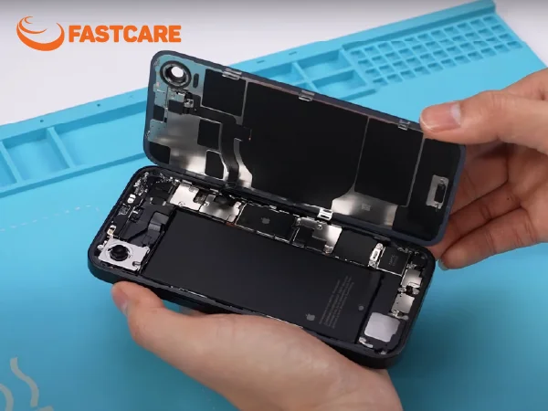 Bảng giá thay màn hình iPhone 16e tại FASTCARE