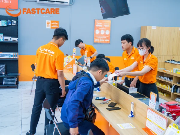 Cam kết khi thay màn hình iPhone 16 Pro Max tại FASTCARE