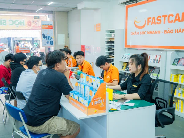Cửa hàng thay màn hình iPhone 17 Pro UTECK Pro+ FASTCARE