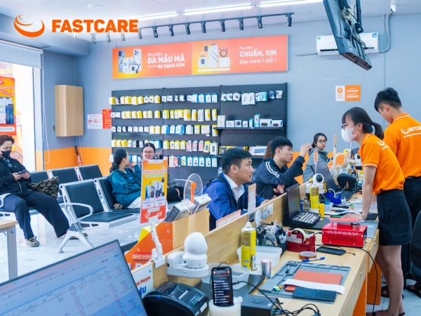 Cửa hàng thay vỏ iPhone 15 FASTCARE