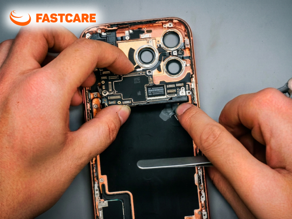 Đặc điểm vỏ iPhone 17 Pro 4G loại UTECK