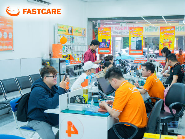 Bàn kỹ thuật tại cửa hàng