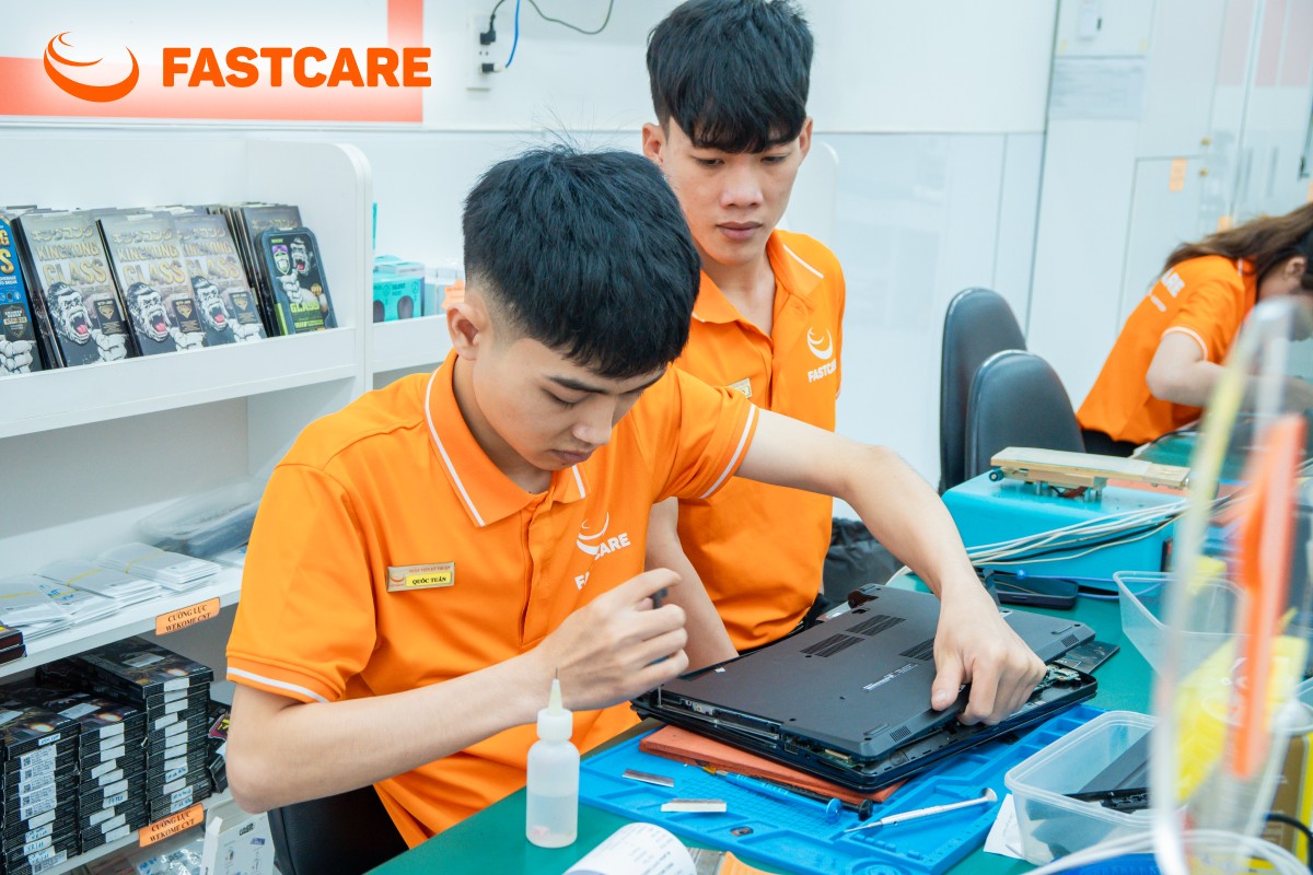 Dịch vụ thay màn hình Laptop Asus chuyên nghiệp tại FASTCARE