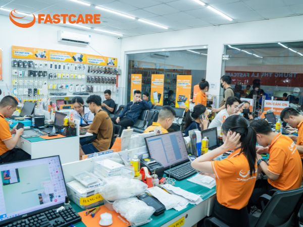 he-thong-fastcare-sua-chua-dien-thoai-chuyen-nghiep.jpg