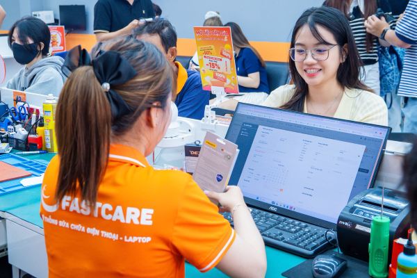 khach-hang-hai-long-dich-vu-fastcare-8228.jpg