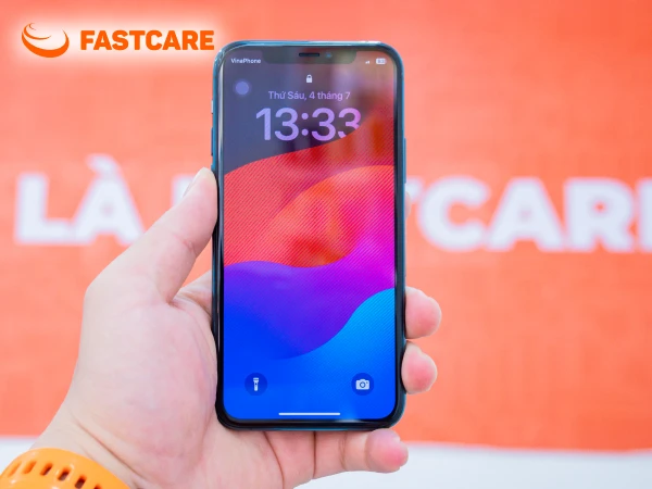 Kiểm tra màn hình iPhone 11 Pro sau khi thay