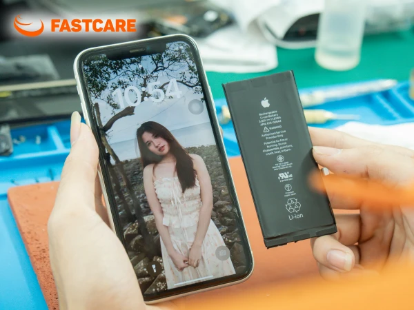 Kiểm tra pin iPhone 11 sau khi thay tại FASTCARE