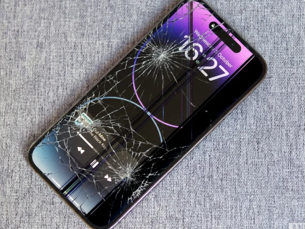 Kiểm tra màn hình iPhone 14 Pro Max trước khi thay