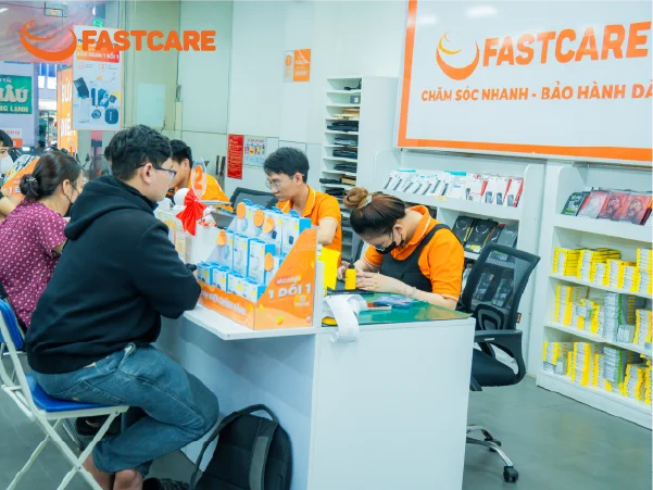 Quy trình thay màn hình iPhone 16 Pro Max JK Soft Oled tại FASTCARE