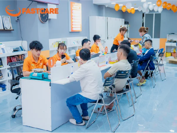 Quy trình thay kính lưng iPhone 16e tại FASTCARE