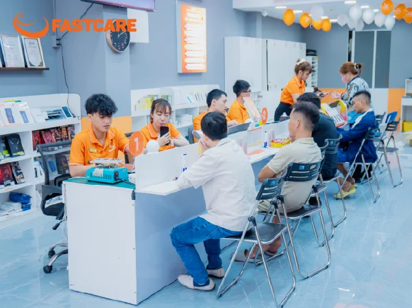 Thay kính lưng iPhone 16e loại XFIX tại FASTCARE