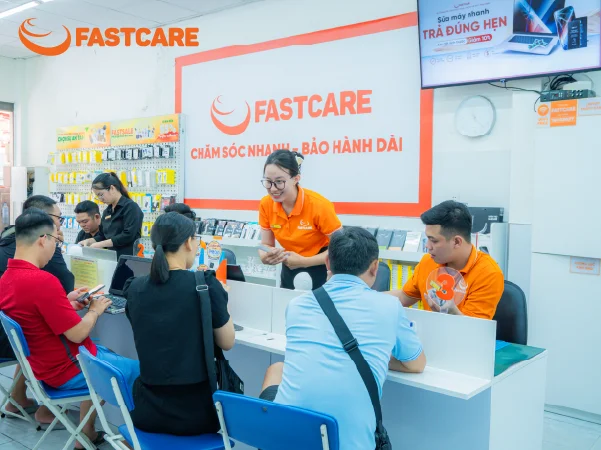 Quy trình thay kính lưng iPhone 17 Pro Max XFIX tại FASTCARE
