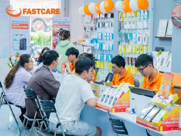 Quy trình thay kính lưng iPhone XS tại FASTCARE