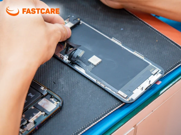 Quy trình thay màn hình iPhone 11 Pro tại FASTCARE