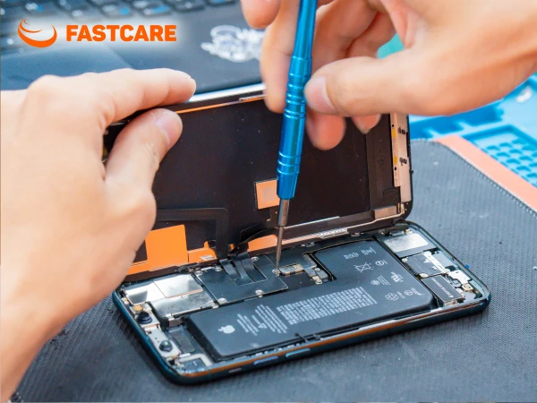 Quy trình thay màn hình iPhone 15 Plus