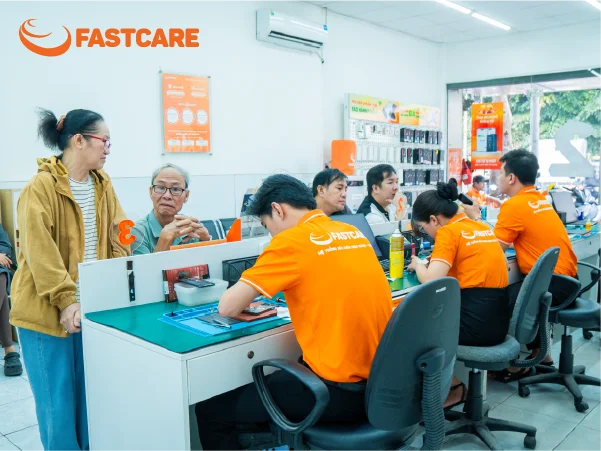 Quy trình thay màn hình iPhone 16e UTECK Pro tại FASTCARE