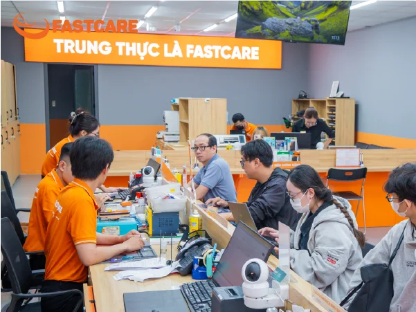 Quy trình thay màn hình iPhone 17 tại FASTCARE