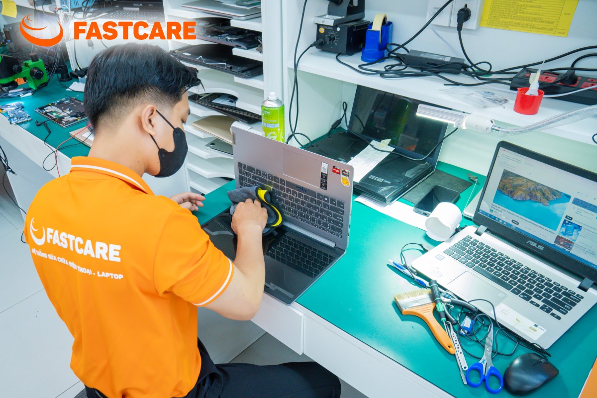 Quy trình thay màn hình Laptop Asus tại FASTCARE