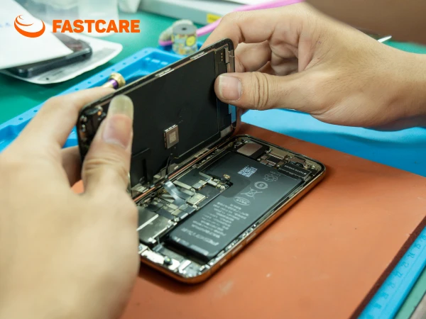 Quy trình thay pin iPhone 14 Pro Max chuyên nghiệp tại FASTCARE